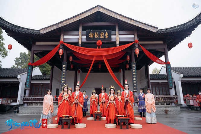 圖1：倩女國(guó)風(fēng)水上集體婚禮.jpg